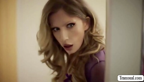 Jade Venus Lets Friend Watch While Shes Getting